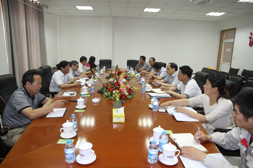 2013年6月18～22日省矿业协会杨维兴会长一行赴冶山铁矿、徐州矿务集团、天能煤电、徐州中联水泥等矿山开展矿业经济建设调研。