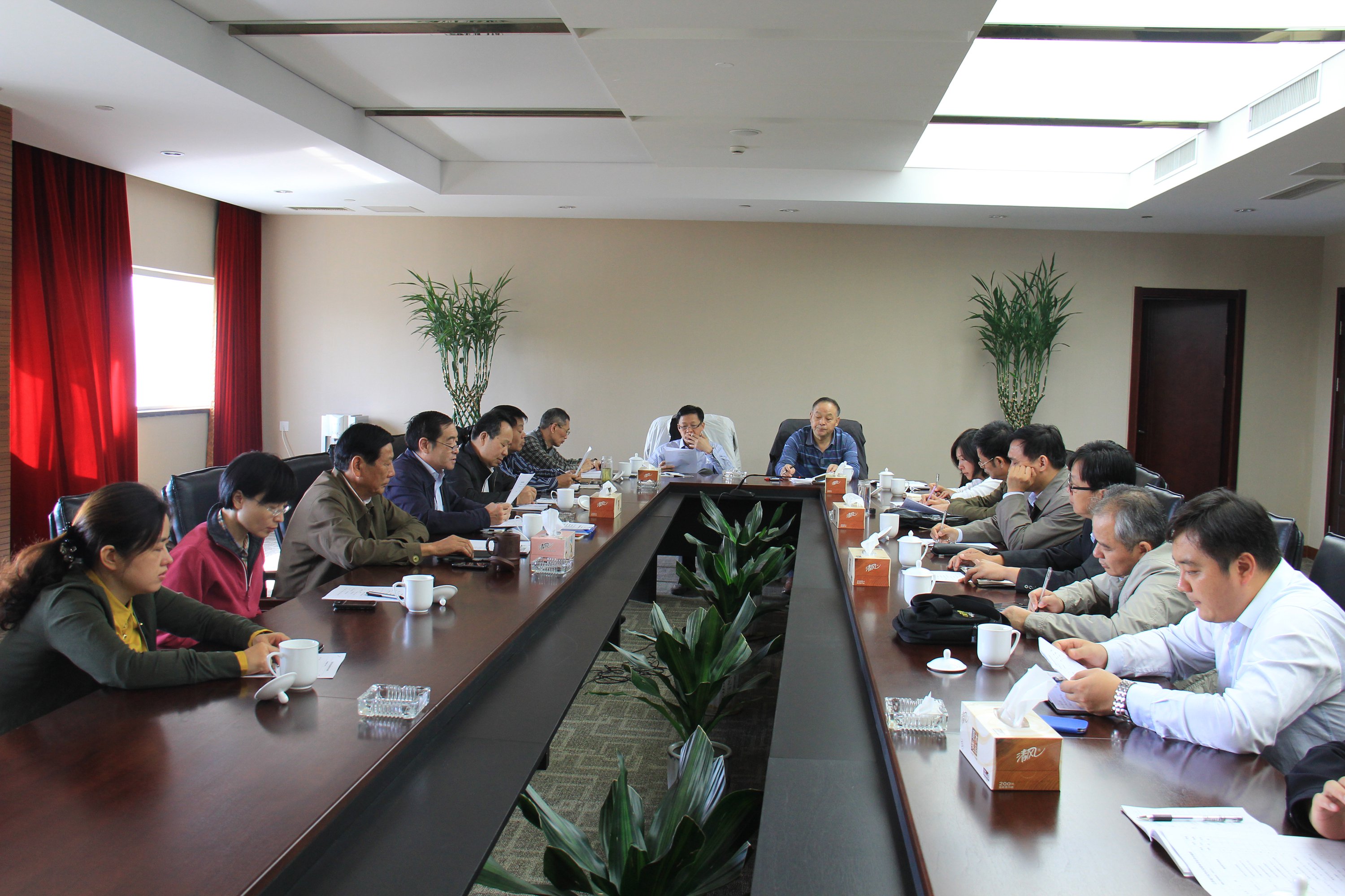 10月16日省矿协召开秘书处会议，讨论布置矿协评级申报工作