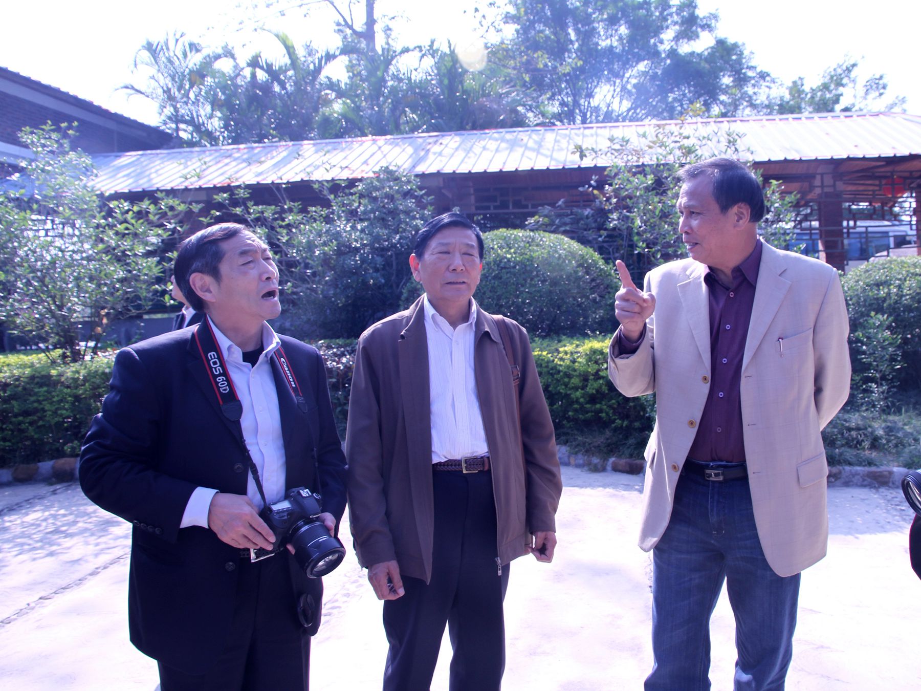 12月3日，省矿业协会杨维兴会长率团考察广东恩平帝都5A级温泉度假区创建经验