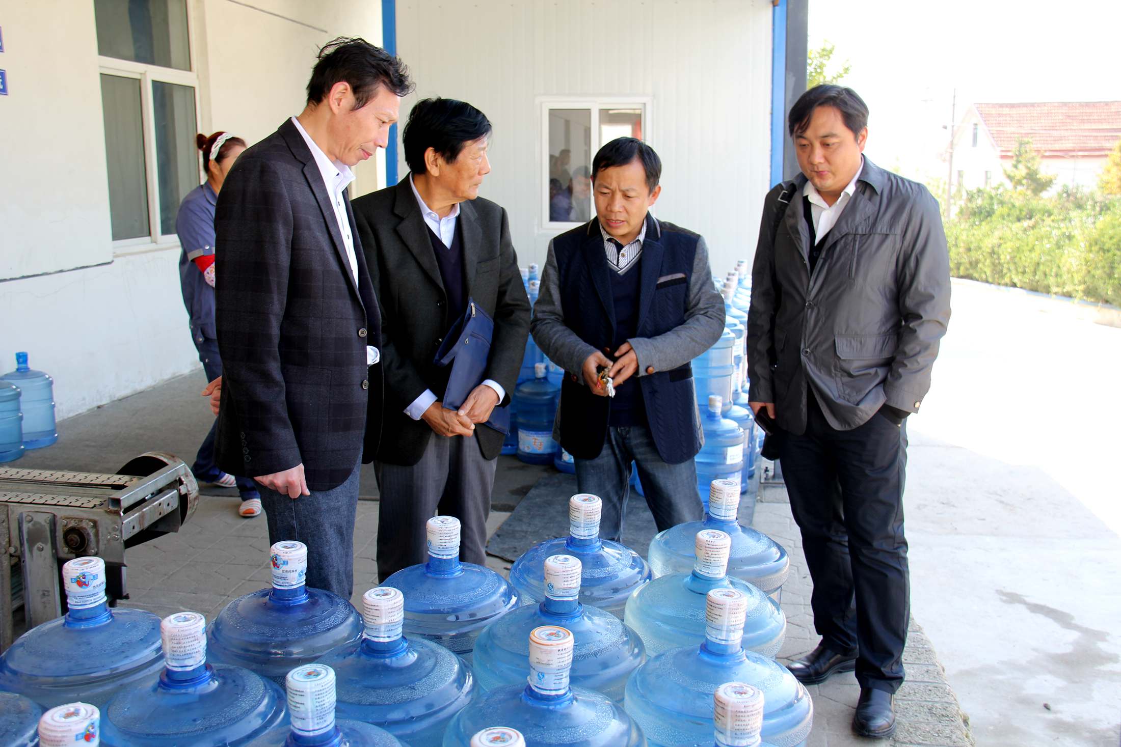 江苏省矿业协会、省地质调查研究院开展全省矿泉水开发利用情况调研