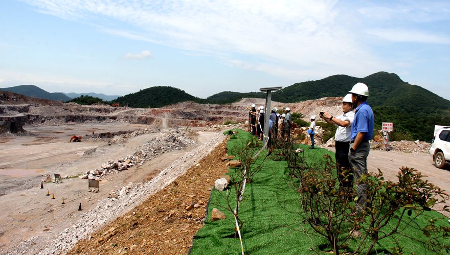 6月11日，江南—小野田水泥有限公司、江南水泥厂申报省级绿色矿山通过专家审查